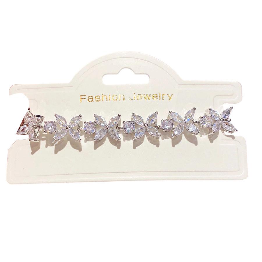 French Zircon Oval Cross Flower Clasp Bracelet - Retro Court Style, Light Luxury Jewelry