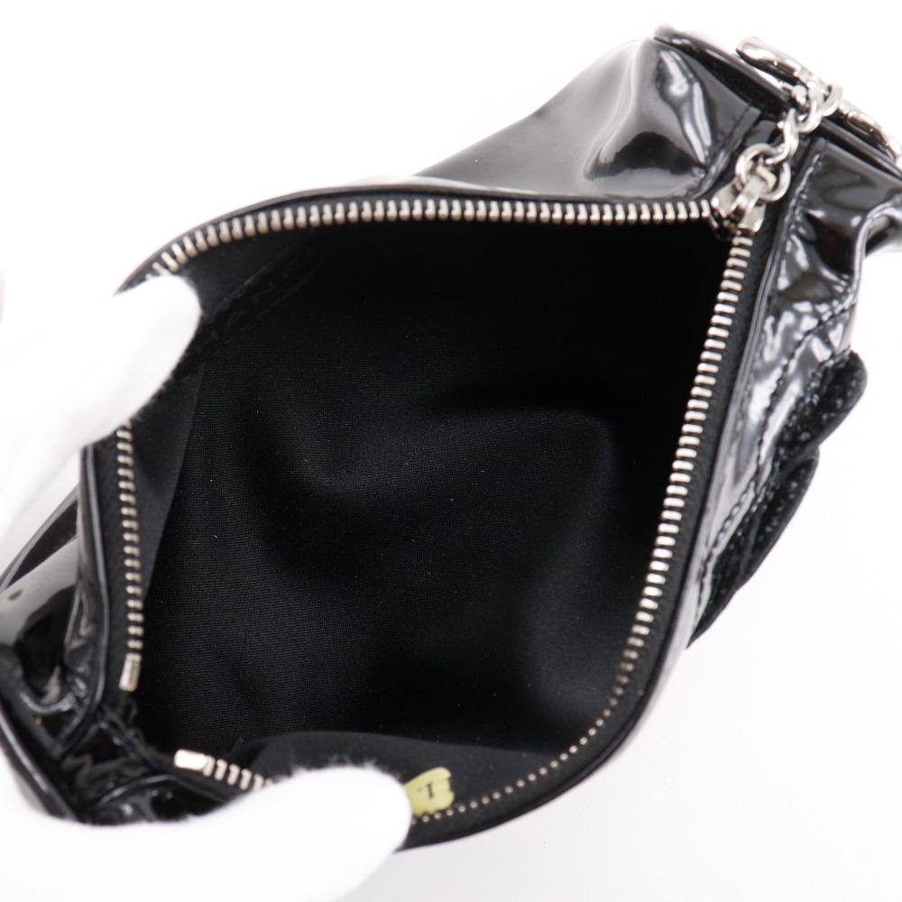 Chanel Saszetka Camelia czarna emalia Kobiety Używana