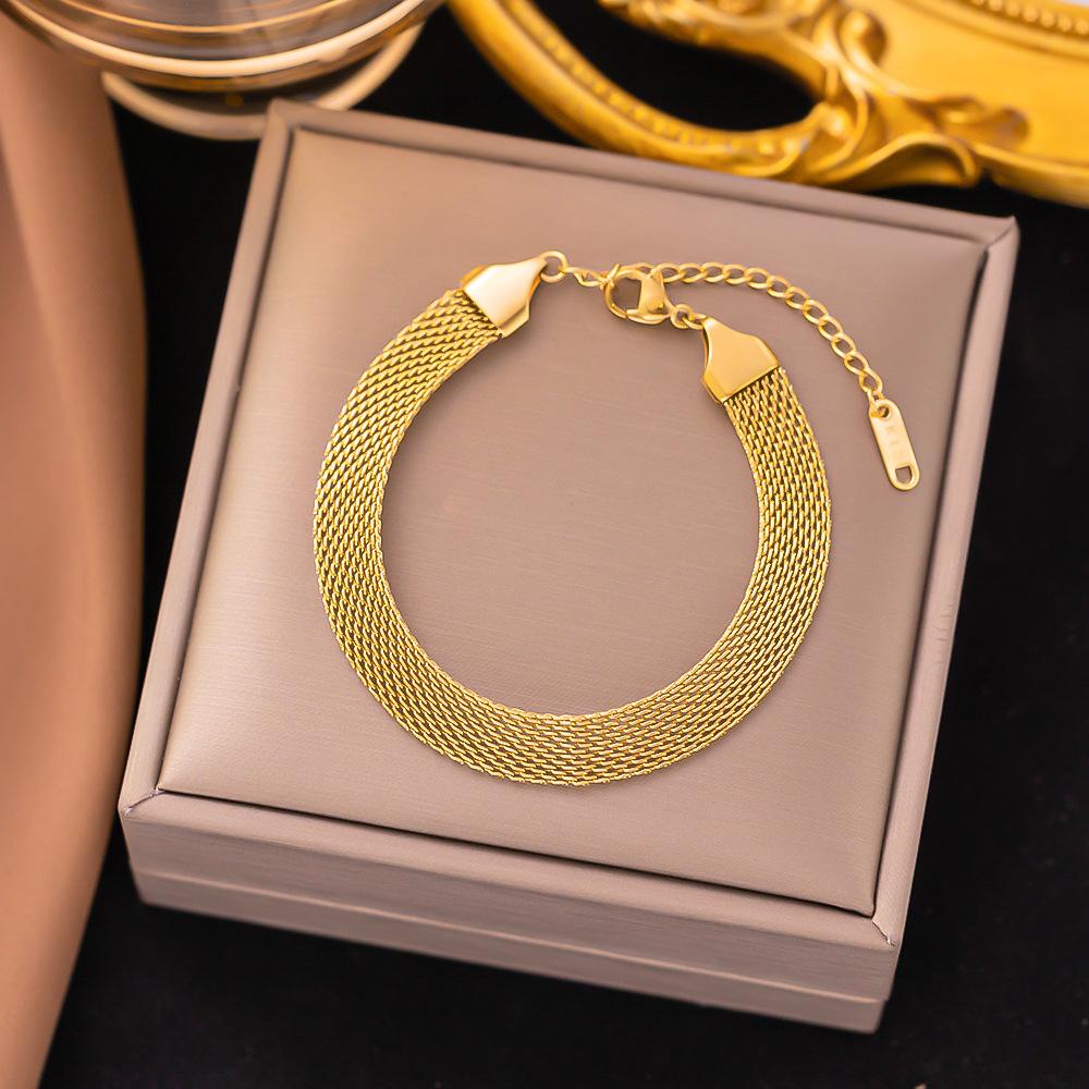 18K Gold Plated 316L Fashionable Titanium Steel Bracelets Waterproof Heart Roman Numerals Queen's Chain Link Bangles