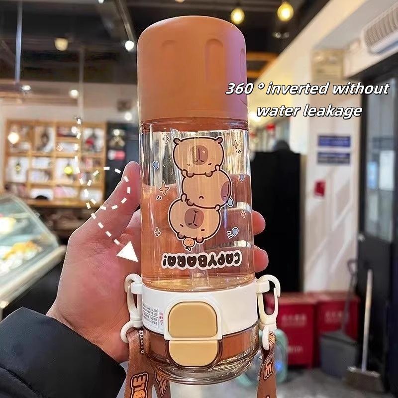 580ml Tritan Cute Capybara Space Cup with Hand-held Ring BPA-Free Portable Camper Water Bottle  with Straw and Strap Juice Cup