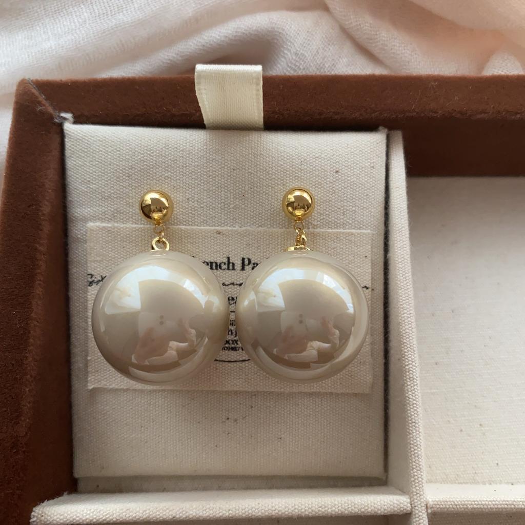 Simple Pearl Earrings Large Earrings Stud Earrings Versatile Fashion Women High-End Celebrity Temperament Light Luxury Earrings