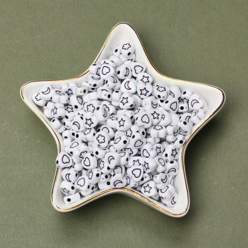 Strona główna Artykuły imprezowe Rzemiosło 100 sztuk DIY Koraliki Naszyjnik płaski kształt serca Ręcznie robiony wzór serca gwiazda księżyc 7mm Kolczyki Bransoletka Tworzenie biżuterii