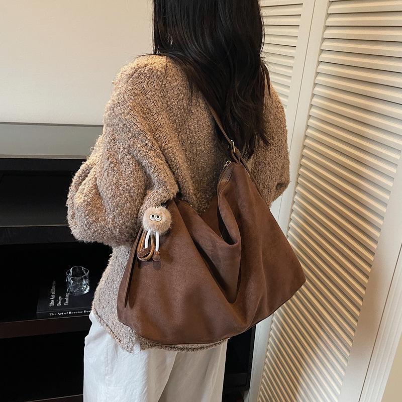 Suede Bag Women's Large Capacity 2025 New Autumn and Winter Matte Retro Messenger Bag Casual Commuter Tote Bag