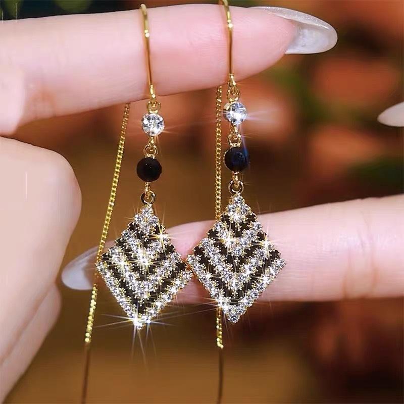 Elegant Black White Rhombus Diamond Earrings Long Drop Ear Threads Slimming Face Fashion Accessories