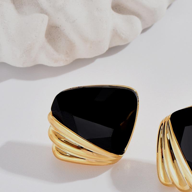 Fashionable Black Resin Spliced Diamond Earrings with A Trendy and High-end Feel, Personalized Earrings