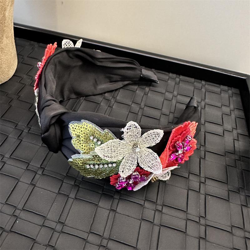 

Красная стразовая повязка на голову Широкая повязка с узлом сверху Расшитая бисером Кристальная Ювелирная повязка для волос Украшенный цветами обруч для волос для девочек и женщин