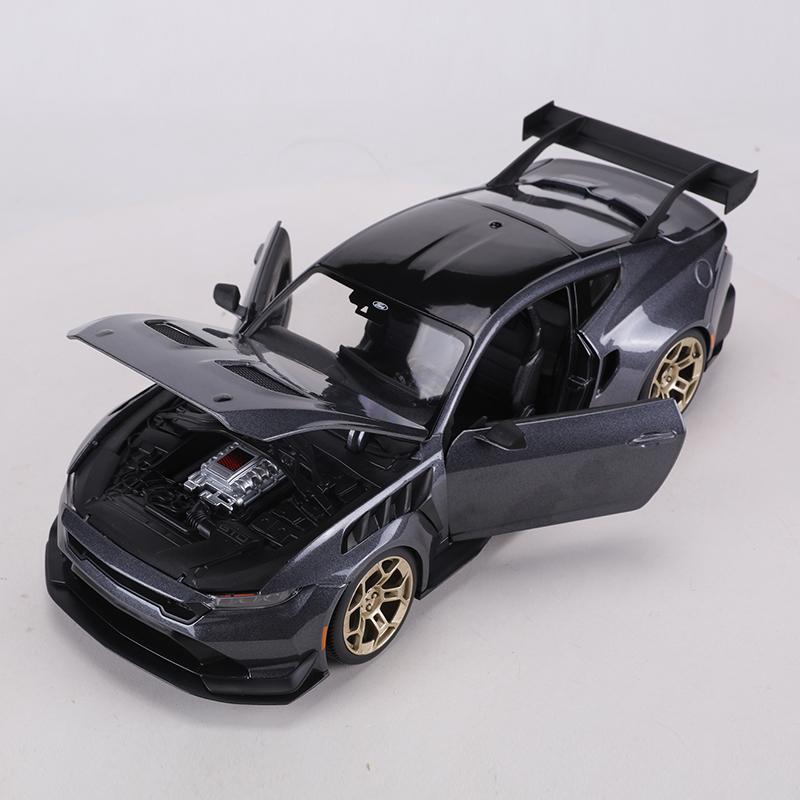 Maisto 1:18 2025 Ford Mustang GTD Gray Alloy Model Car