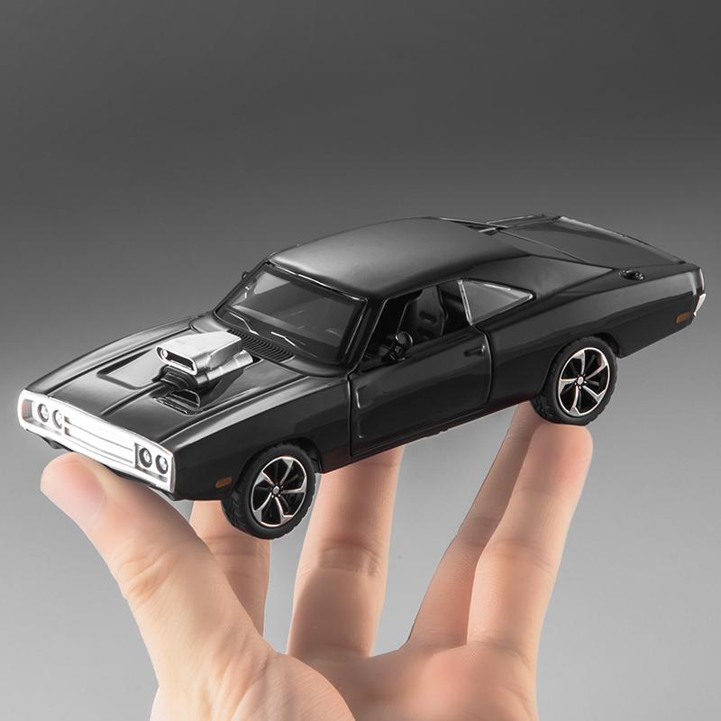 CVT3 Limited Edit 1:32 Die-cast Metal Simulation Dodge Warhorse Alloy Model Car Sound and Light Collection Model Boys' Toy Gift