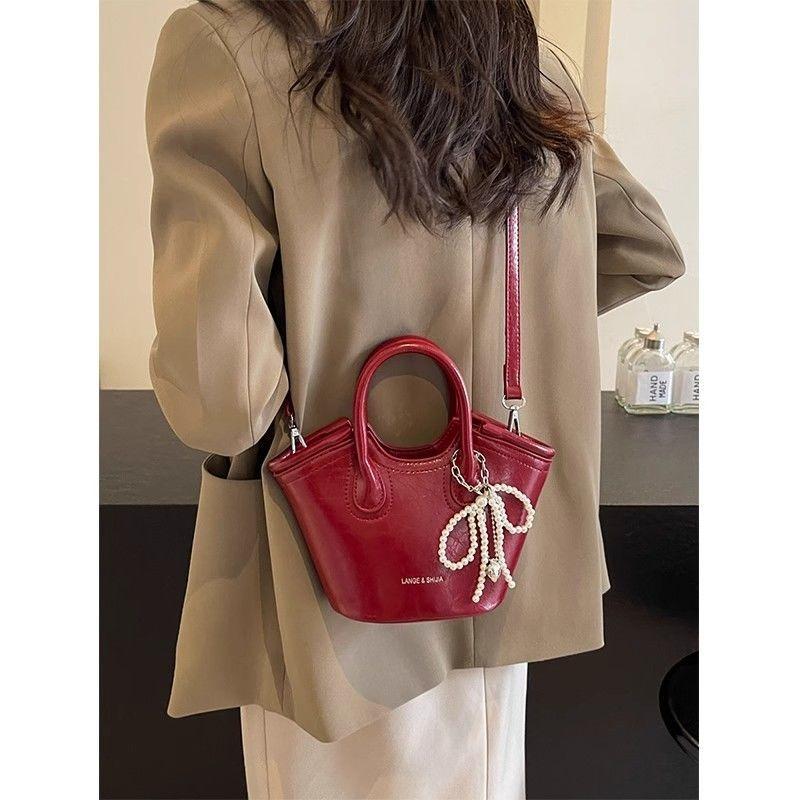Lightweight red vegetable basket bucket bag women's new light luxury niche high-end messenger bag