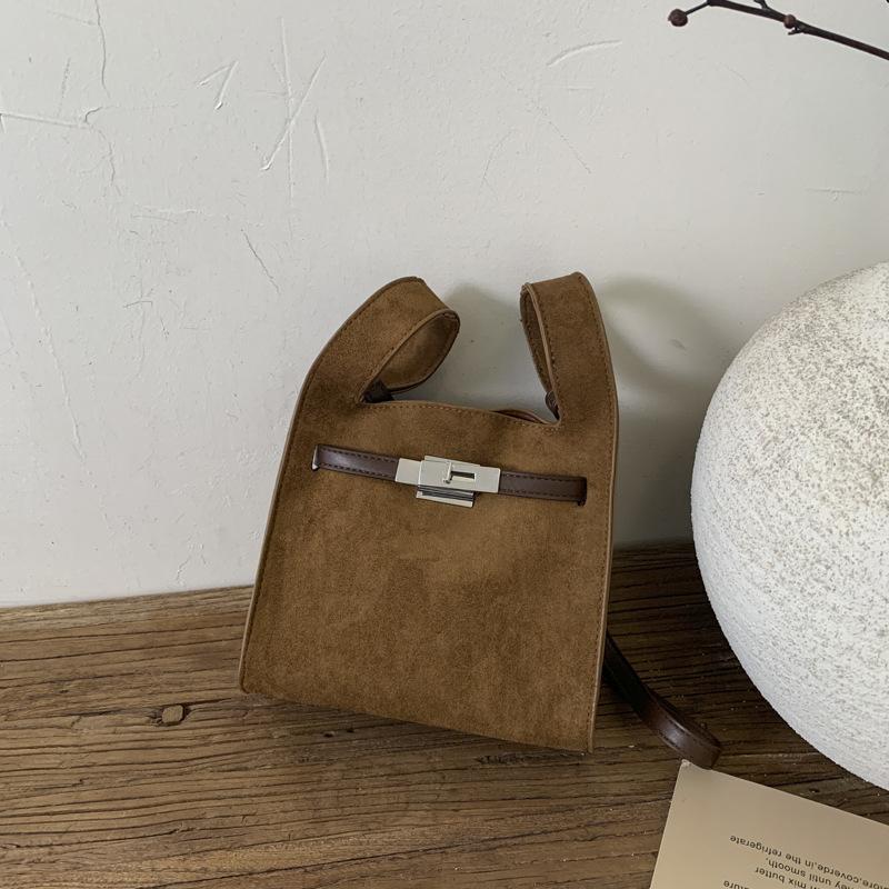 Niche Large-capacity Women's Armpit Bag Autumn New Suede Tote Bag Simple Shoulder Commuter Bag