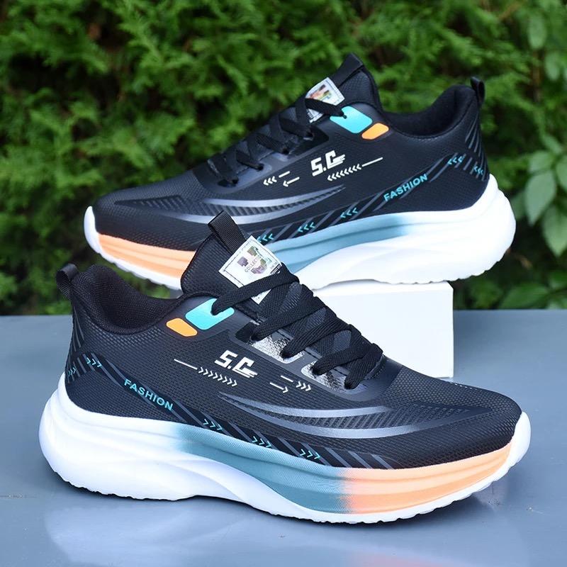 Scarpe da corsa estive nuove in rete traspirante, leggere, ammortizzanti, con ritorno di energia, scarpe sportive, ultra-leggere, per studenti, casual, alla moda