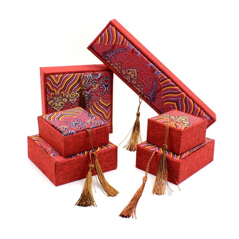 Retro Chinese Style Linen Tassel Jewelry Box for Buddhist Beads, Jadeware, Emerald Rings, and Necklaces