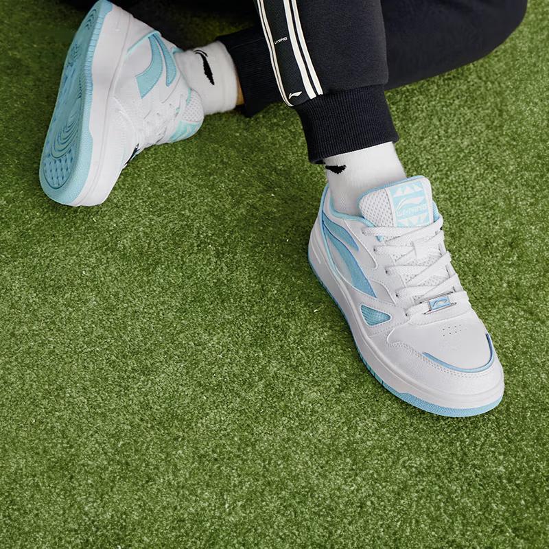 Li-Ning Cloud Non-Slip Shock Absorption Lightweight Casual Shoes Kids Shoes White YKCT176-2