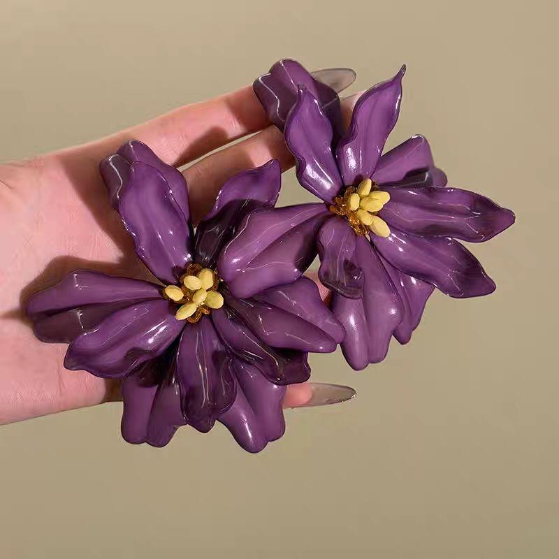 

Чжун Чуси Серьги в том же стиле с красными цветами, эффектные серьги для женщин, нишевый стиль, новинка 2025 года, серьги-бестселлеры A973 purple exaggerated large flower earrings