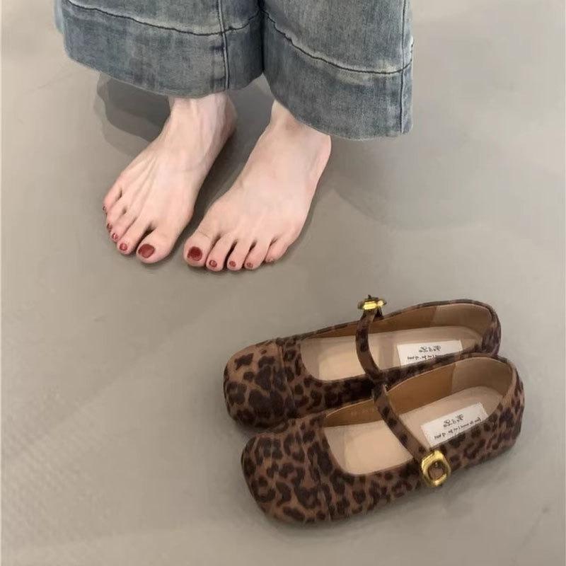 Retro shallow single shoes women's spring and autumn new French evening shoes gentle soft flat Mary Jane shoes