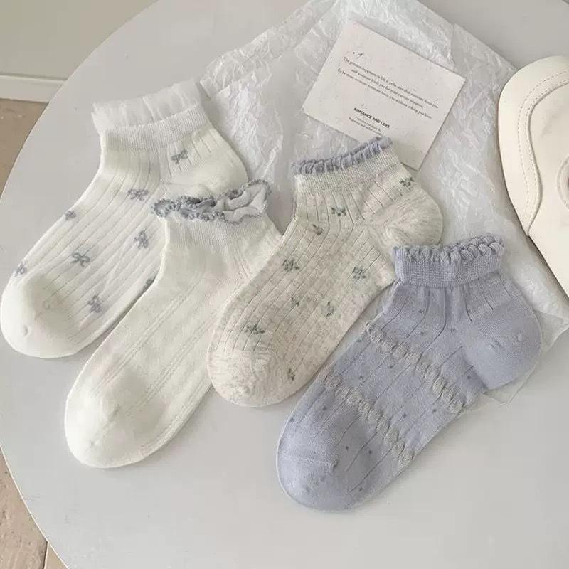 Women's Summer Slim Hollowed-out Small Floral School Style Boat Socks