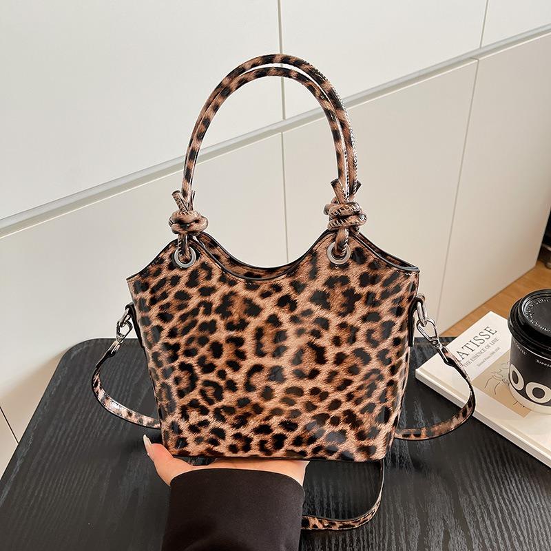 Fashion trend leopard print handbag new simple texture messenger women's bag versatile shoulder bucket bag