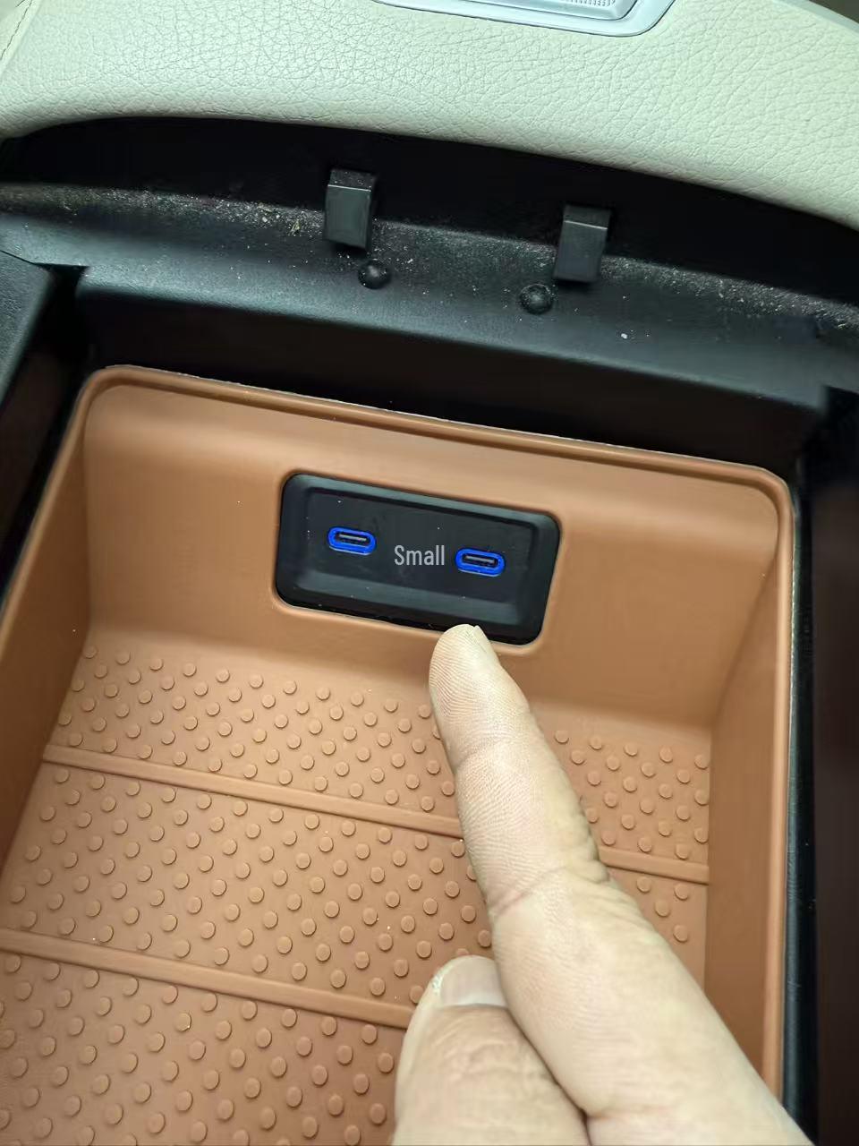 

Mercedes-Benz S-Class S400L/S450 Maybach S480L/S580 Armrest Storage Silicone Protector