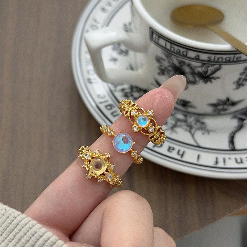 Hochwertiger leichter Luxus Retro Hofstil Mondstein Diamant Zirkonstift Ring Mittelalterlicher Vintage Ring Frau