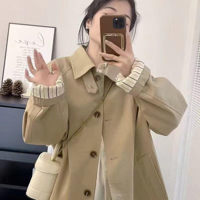 Dámský retro trenčkot střední délky na jaro 2025 - jarní styl, volný střih