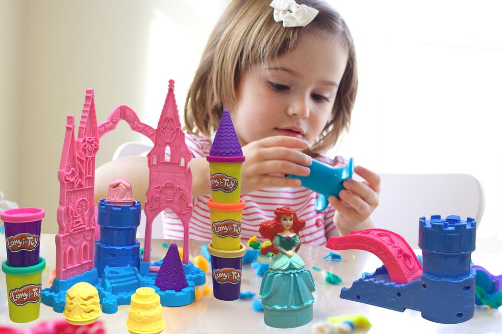 Play-Doh Plasticine Large Creative Set Castle Doll