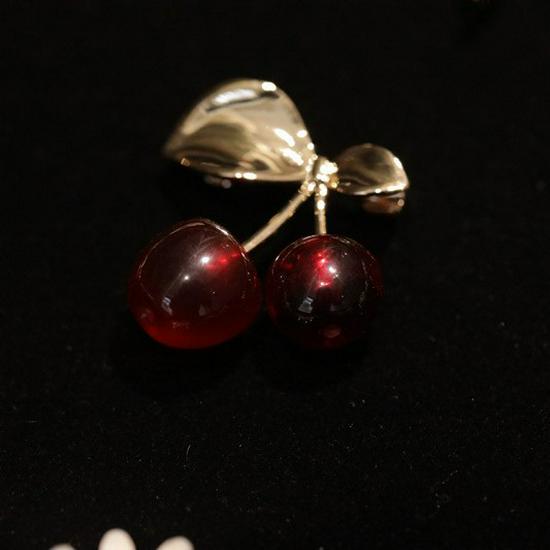 High-Quality Zircon Lotus Flower Pearl Brooch