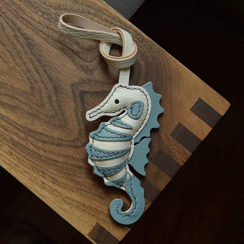 Hippocampus Original Leather Car Key Pendant Bag Pendant Personalized Simple Girls Gift with Keychain
