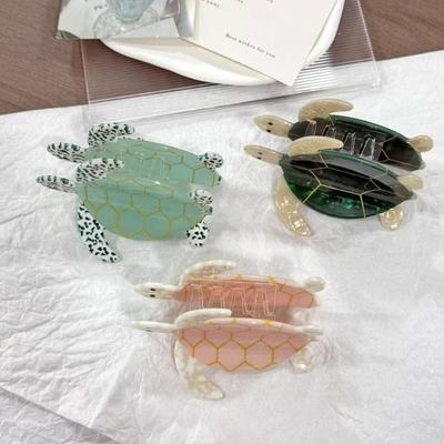 Schöne Acryl-Schildkrötenform Haarspange für Damen Realistisches Meeresdesign Haarschmuck für Partys und den täglichen Gebrauch