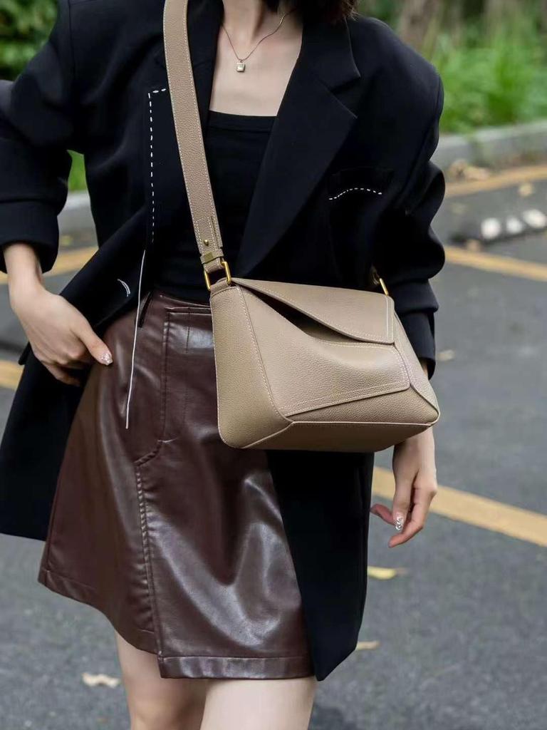 Women's Versatile Cowhide Crossbody Underarm Bag – Medium