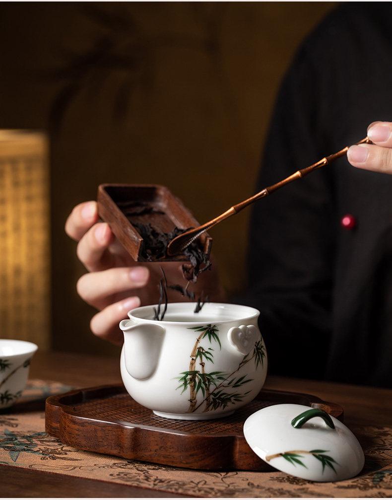 Hand-Painted White Porcelain Teapot with Anti-Scalding Handle and Built-in Filter - Chinese Kung Fu Tea Set