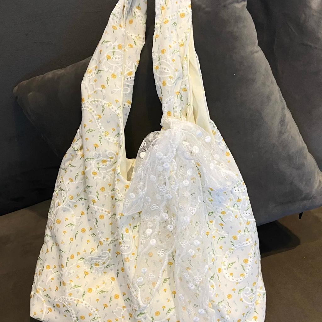 Korean Broken Flower Canvas Bag Women's 2025 New Large-capacity Shoulder Tote Bag Class Commuter Portable Shopping Bag