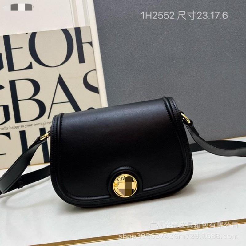 2025 Neue C-Stil Retro Satteltasche Damen Echtes Leder Crossbody Modisch Allespassend Klein Quadratisch Hochwertiges Gefühl