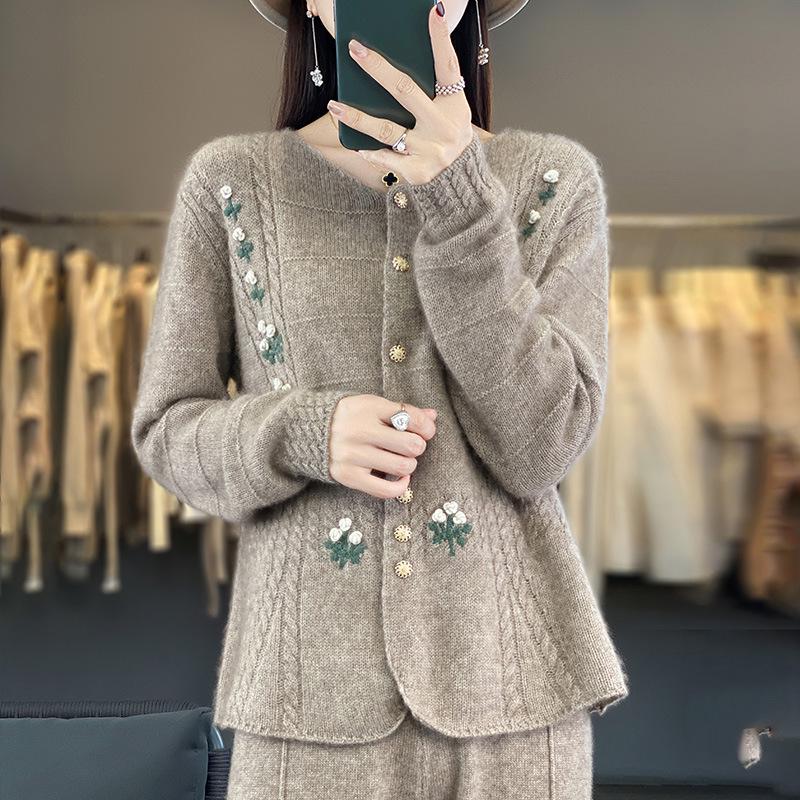 Korean Style High-Design Embroidered Wool Cardigan, Crew Neck, Long Sleeve Knitwear for Spring & Autumn