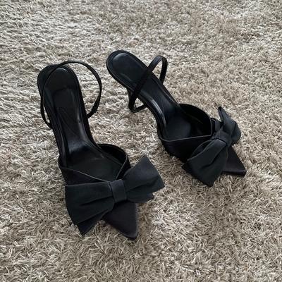 Czarne Szpilki z Węzłem Motylkowym Damskie Szpiczaste Slingbacks Wysokie Obcasy Seksowne Modne Party Sandały Buty