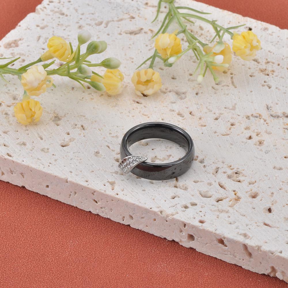 JeeMango High Quality Black White Ceramic Ring For Women Stainless Steel Crystal Wedding Ring Finger Jewelry R25060