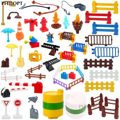 Accessori Mattoncini Grandi Binario Treno Segnali Stradali Semaforo Blocco Stradale Palo Parcheggio Recinzione Compatibile Serie Esterna Giocattoli per Bambini