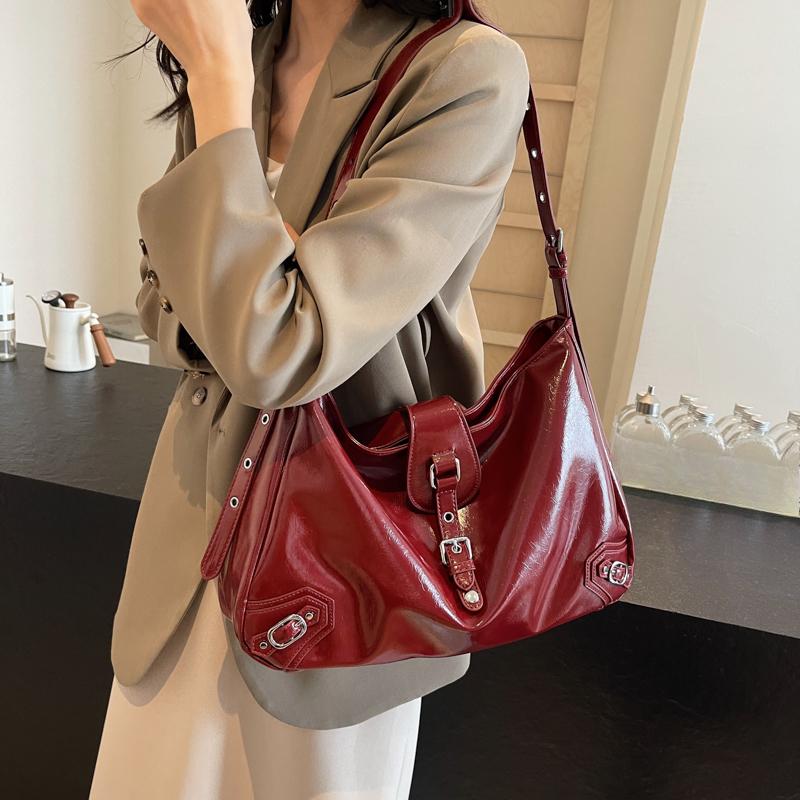 

Ретро сумки через плечо для женщин глянцевая мягкая искусственная кожа ремень пряжка дизайн сумка через плечо хобо дизайнерские сумки класса люкс 38x26x11cm вино красного