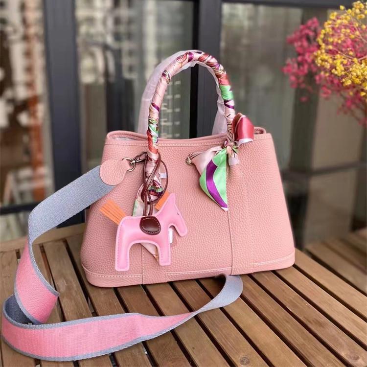 New Bag European and American Popular Women's Bag Garden Bag Canvas Shoulder Strap Portable Shoulder Messenger Bag Cowhide Bag