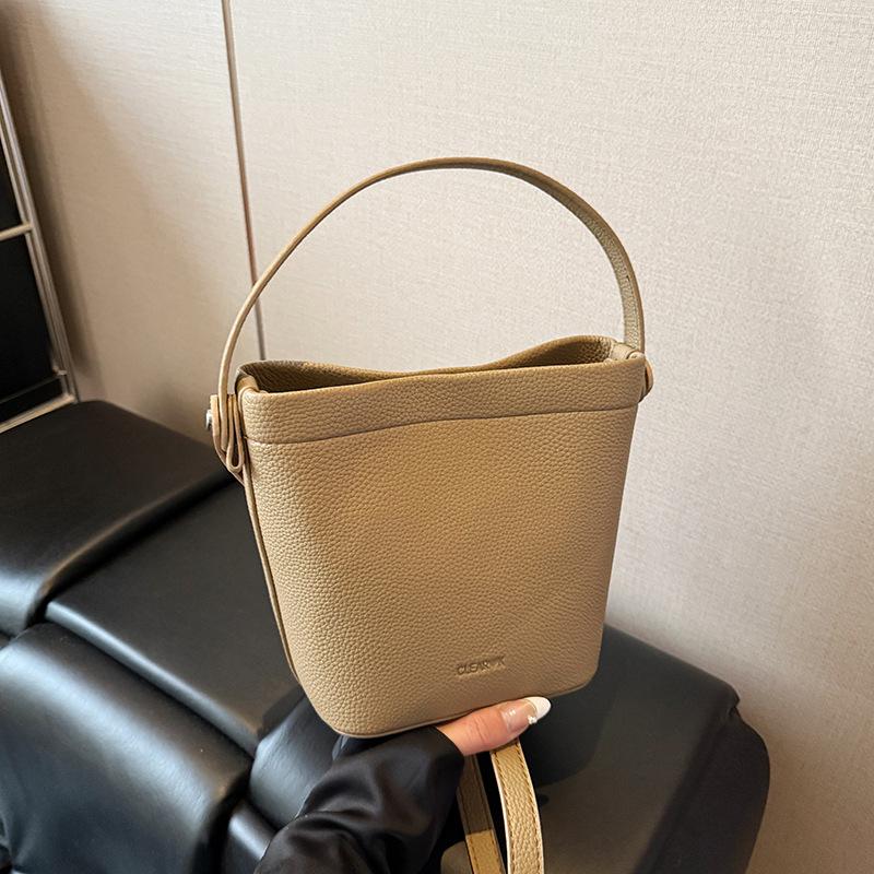 Bøtteveske 2025 sommer ny godterifarget veske allsidig avslappet messenger-veske moteriktig allsidig skulderveske