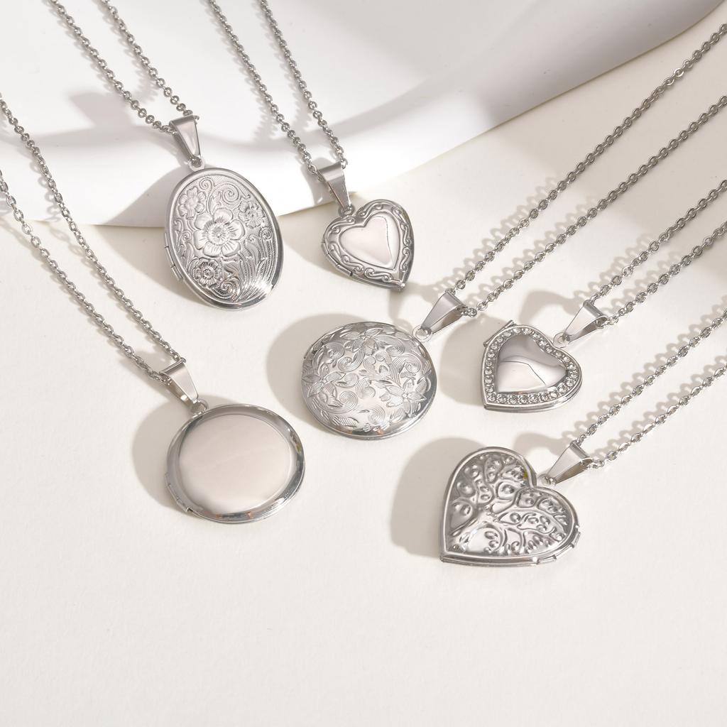 Silver Color Love Heart Photo Frame Pendant Necklace for Women Delicate Floral Oval Heart Locket Pendant  Family Love Collar