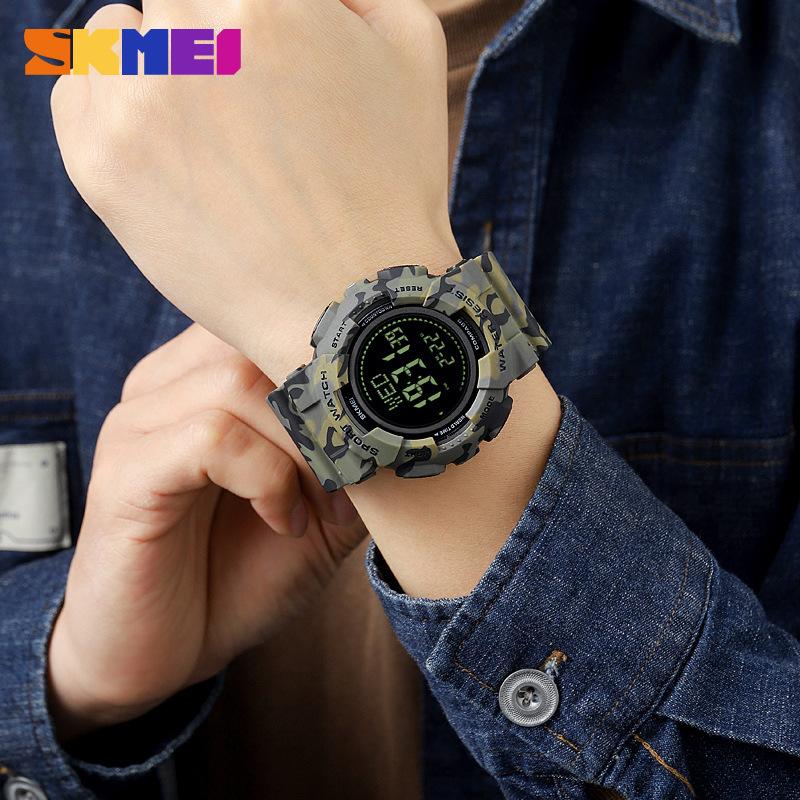 Moment American Student Outdoor Mountaineering Compass Army Green Camouflage Sports Electronic Watch Waterproof Luminous Multifunctional Watch
