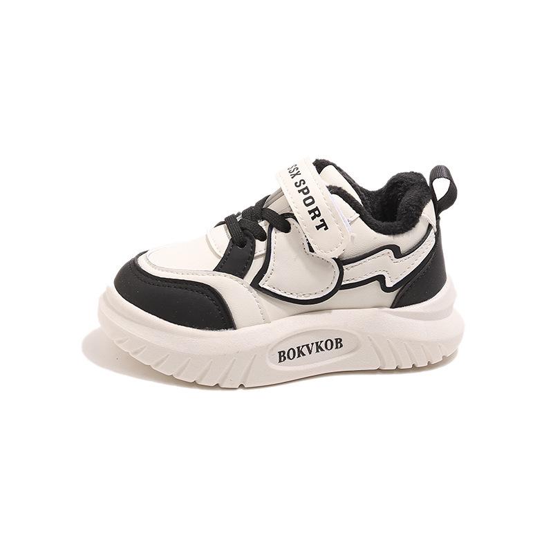 

2025 Winter Kids Warm Fleece-Lined Sports Shoes: Cartoon Board Style, Leather Surface, Two-Layer Cotton for Boys and Girls Size 25: 15.5CM чорний