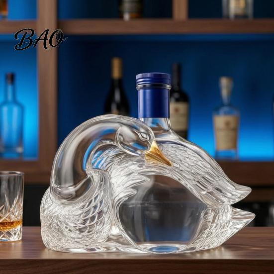 Sculpted Animal Bottle Goose Bird Shape Whiskey Decanter, 3D Glass Liquor Decanter for Bar Display, Art Wine Dispenser Home Gift Unique Design