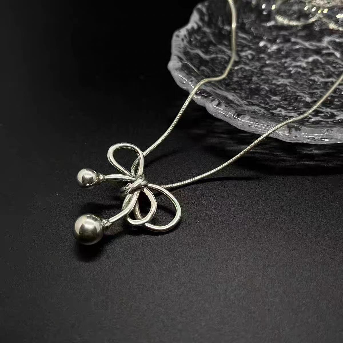 

Ожерелье-цепочка с нерегулярным бантом из стерлингового серебра 925 пробы для женщин, легкое, роскошное, в стиле меньшинств, с замком Ins Sense, с костями змеи серебряный