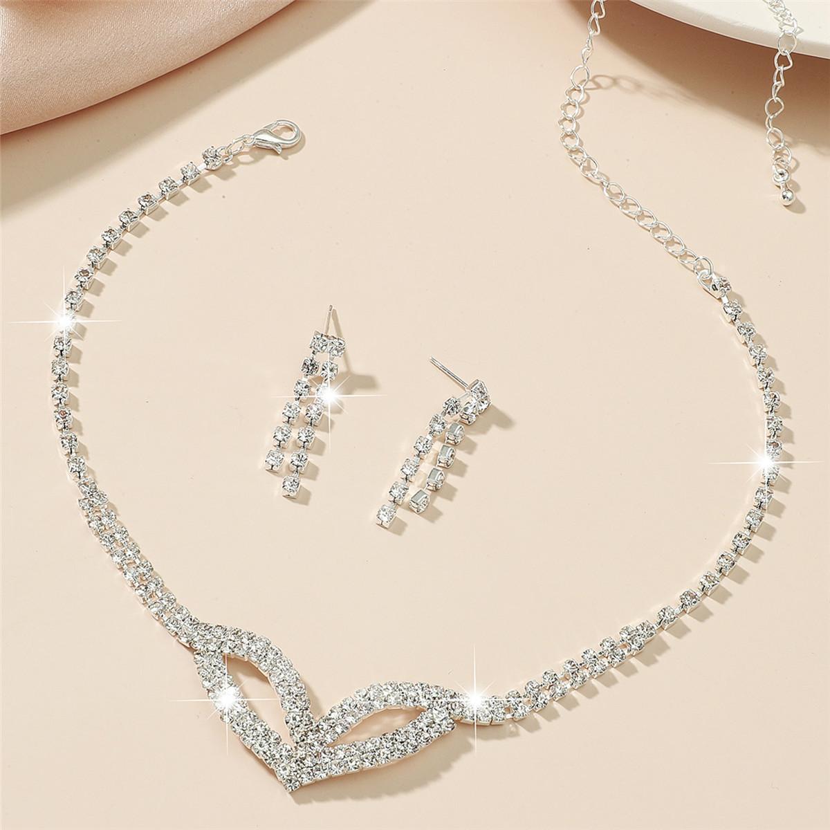 

Fashion exaggerated personality necklace, shiny diamond necklace, earrings, two-piece set, bridal necklace.