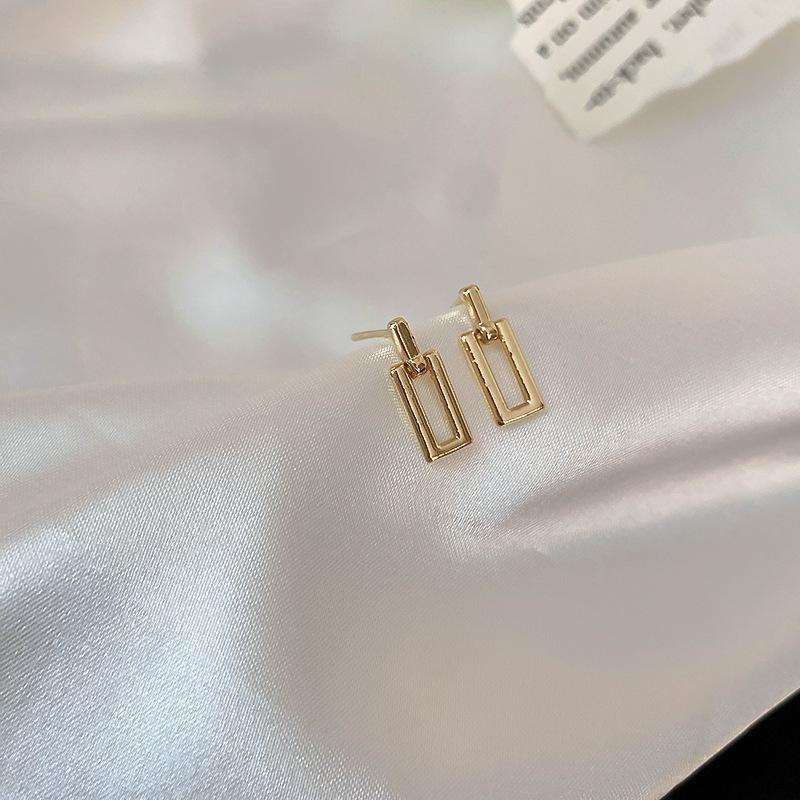 Silver needle metal wind geometric earrings Dongdaemun simple ins niche cold stud earrings earrings temperament earrings