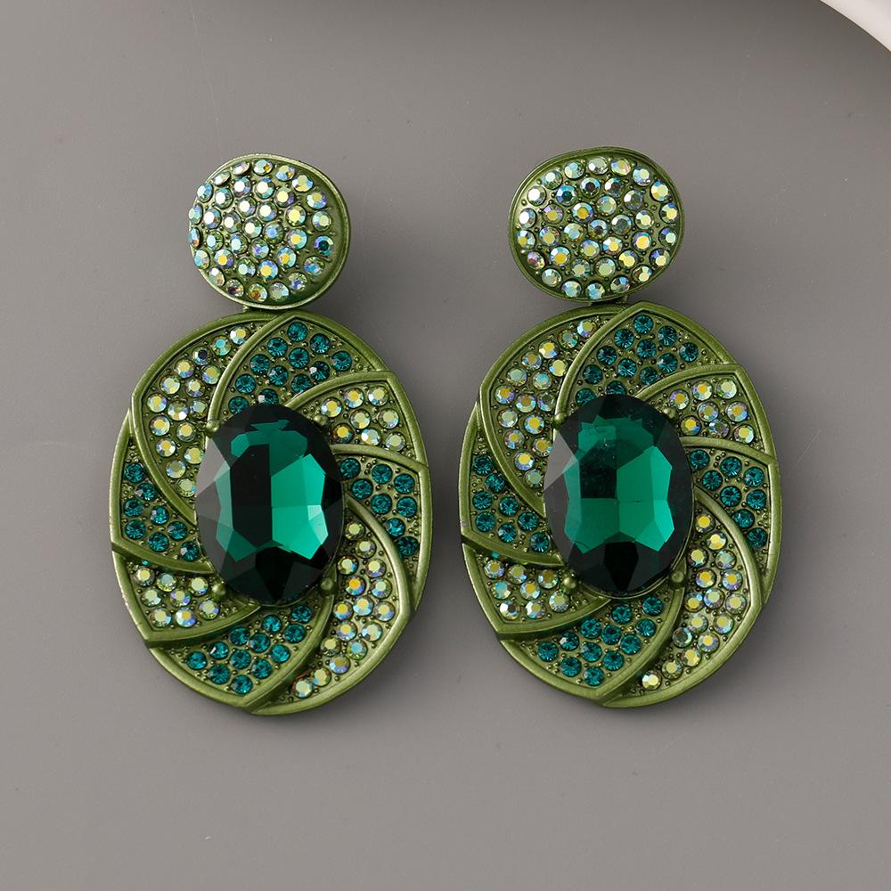 

2024 Модные винтажные геометрические овальные серьги-гвоздики для женщин, металлические бриллианты, стиль суда, индивидуальные изящные ювелирные изделия со стразами, подарки зелёный