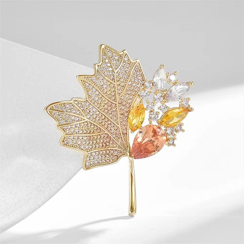 1PC Rhinestone Shiny Crystal For Women Brooch Pin Vintage Coat Clothing Accessories Maple Leaf