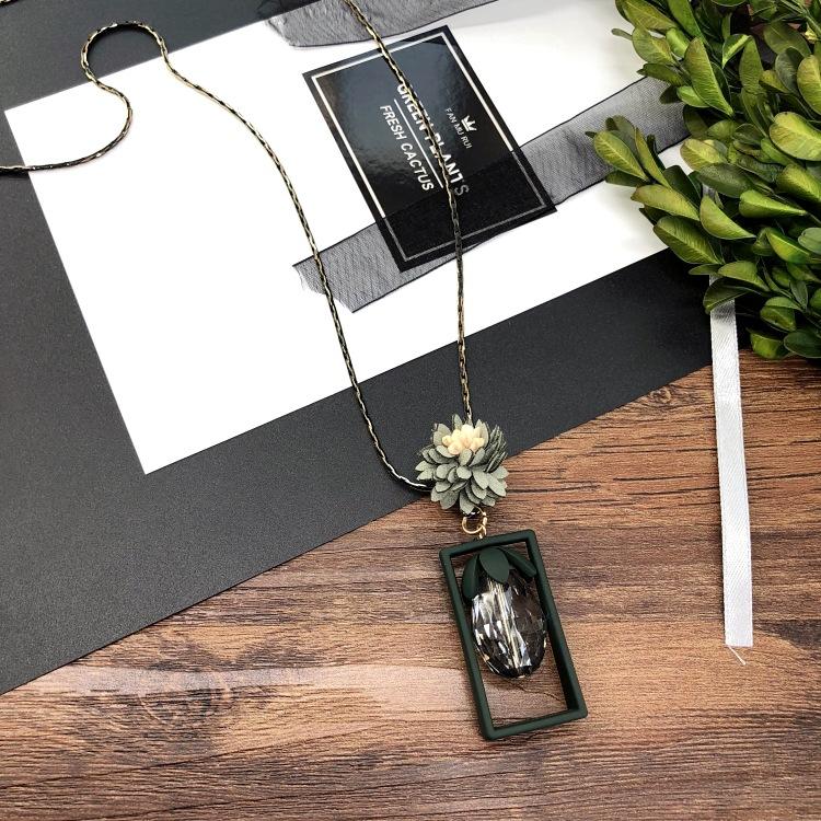 Fashion Temperament Simple Necklace Female Flower Crystal Diamond Decoration Long Sweater Chain Versatile Clothing Accessories