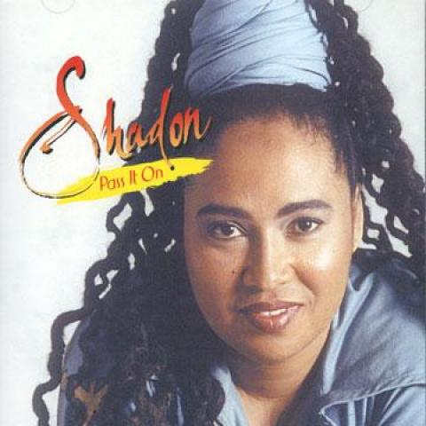 

CD SHADON - Pass It On IATCD001 Iyata Records 2000 US Регги, Ска и Даб